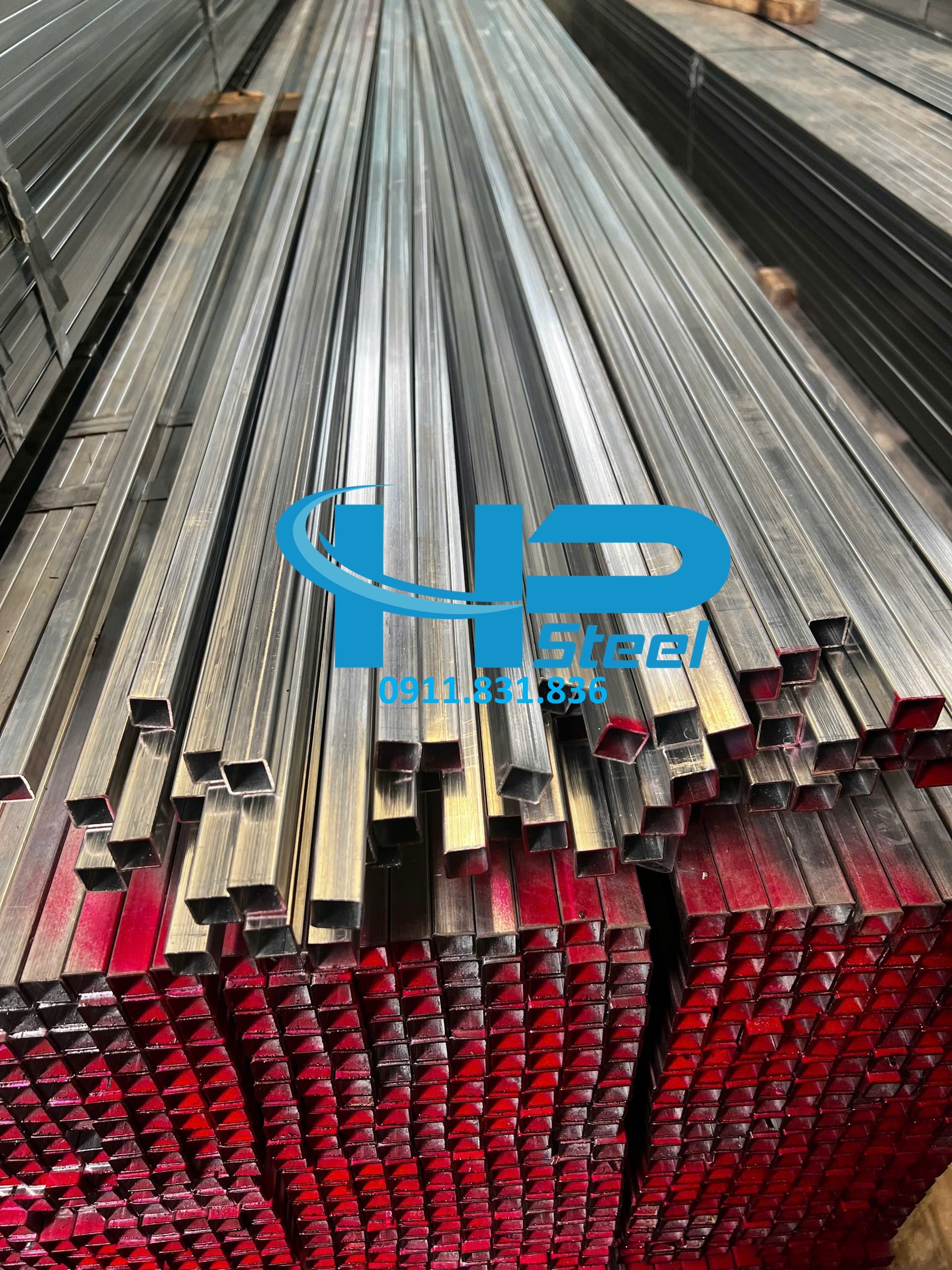Thép hộp chữ nhật 60x30 chụp tại kho