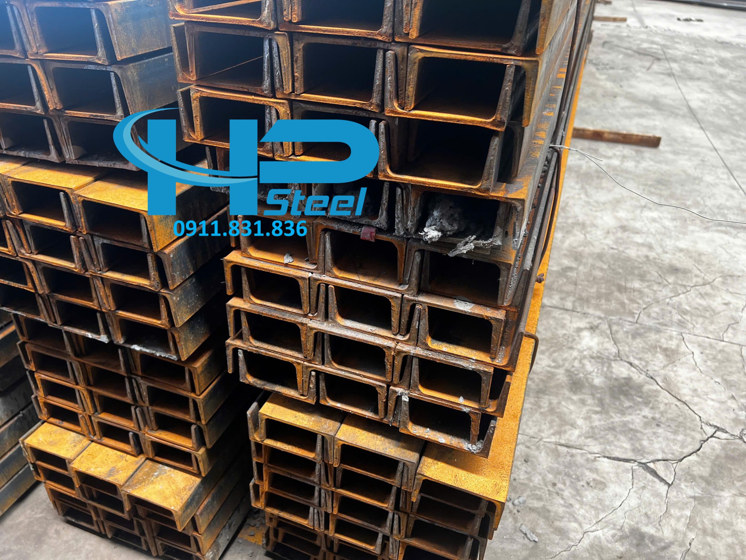 thép hình u150 hình ảnh chụp tại kho Hoàng Phương