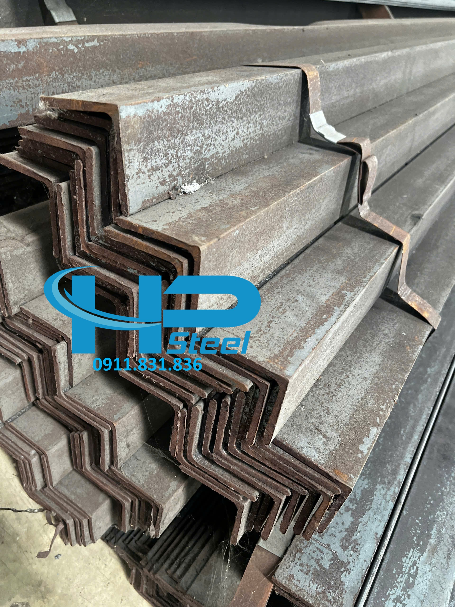 thép hình V63 hình ảnh tại kho thép Hoàng Phương