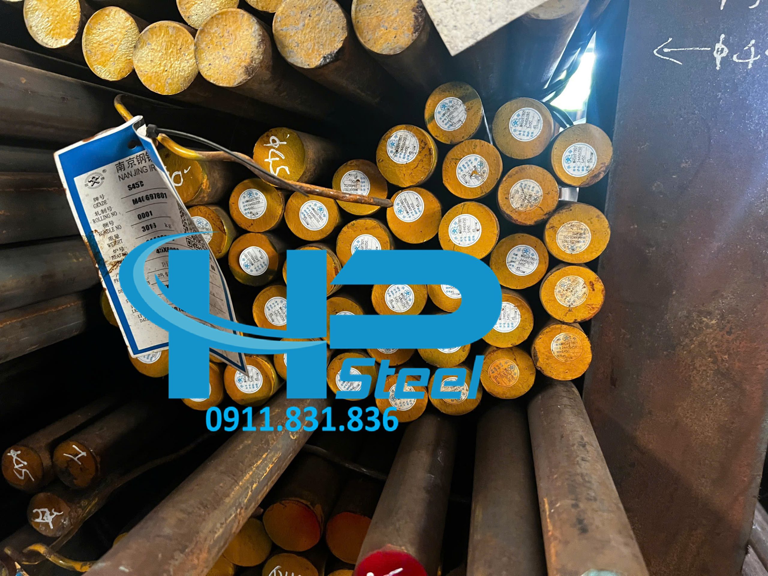 Thép tròn đặc phi 360 hình ảnh tại kho thép Hoàng Phương