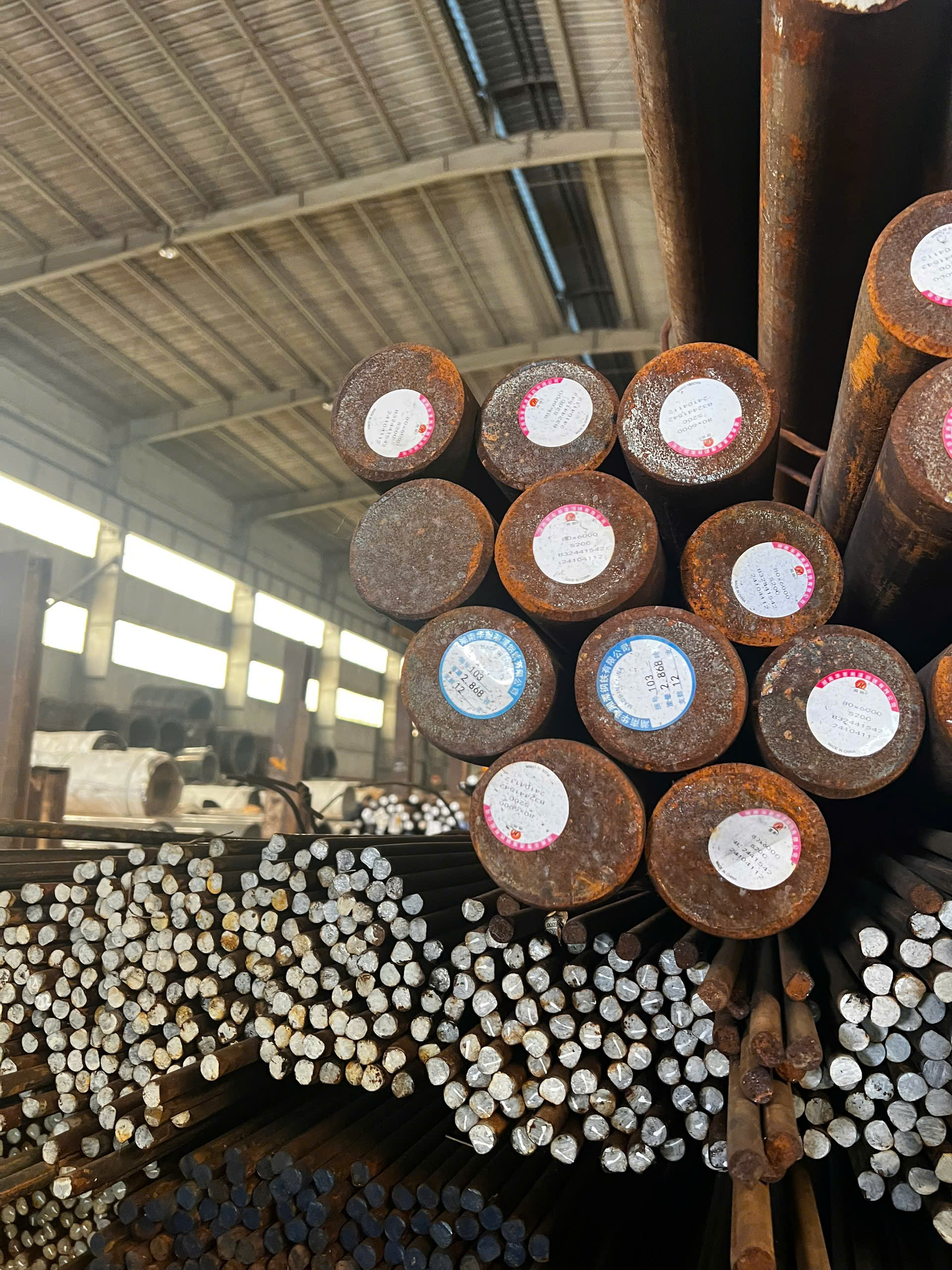 Thép tròn đặc phi 420 ảnh tại kho